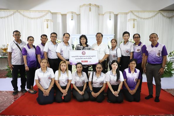 เทศบาลนครสุราษฎร์ธานี ร่วมมอบเงิน 30,000 บาท แก่สมาชิกกองทุน ... รูปภาพ 1