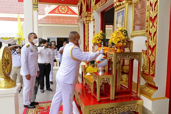 ร่วมพิธีถวายผ้ากฐินพระราชทาน ประจำปีพุทธศักราช 2564 ณ วัดไตร ... Image 1