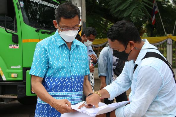 นายกฯ แป๊ะ ลงพื้นที่ดูดล้างท่อเร่งแก้ปัญหาน้ำท่วมเมื่อเกิดฝน ... Image 1