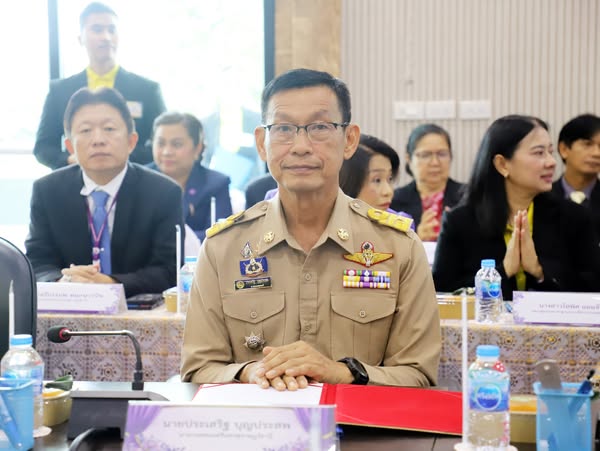 ต้อนรับคณะกรรมการการประเมินความพร้อมเพื่อยกฐานะโรงเรียนกีฬาเ ... Image 1