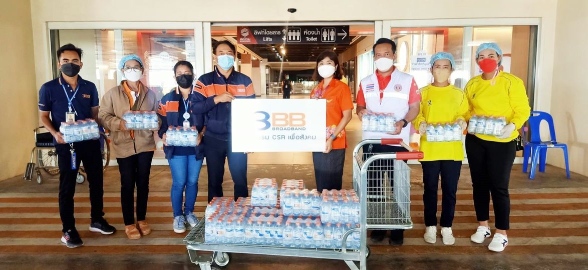 ทน.สฎ.รับมอบน้ำดื่มจากคุณพงษ์ศักดิ์ ขุนภักดี Image 1