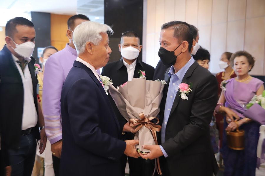 ร่วมพิธีมอบประกาศนียบัตร โรงเรียนสุราษฎร์การบริบาล ภูเก็ตการ ... Image 1