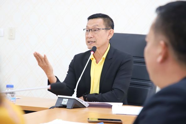 ประชุมคณะกรรมการพิจารณาแผนการใช้จ่ายเงินบำรุงโรงพยาบาลและหน่ ... Image 1