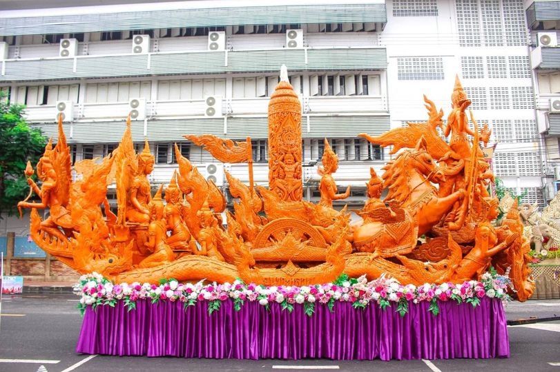 ต้นเทียนพรรษาอำเภอนาจะหลวย จังหวัดอุบลราชธานี ซึ่งได้รางวัลร ... Image 1