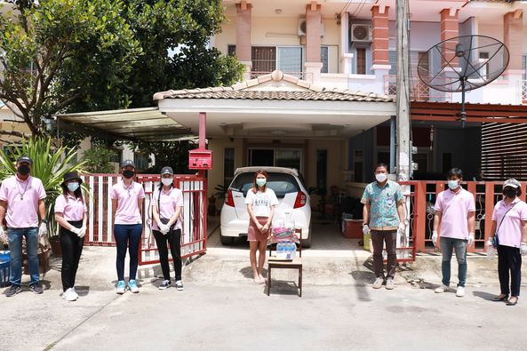 มอบถุงยังชีพบรรเทาความเดือดร้อนให้กับผู้กักตัว ๑๔ วัน Image 1