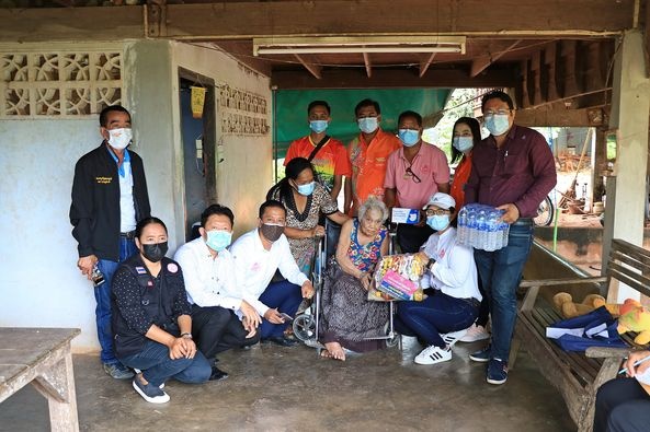 ลงพื้นที่ให้กำลังใจผู้ประสบปัญหาทางสังคมพร้อมมอบถุงยังชีพ Image 1