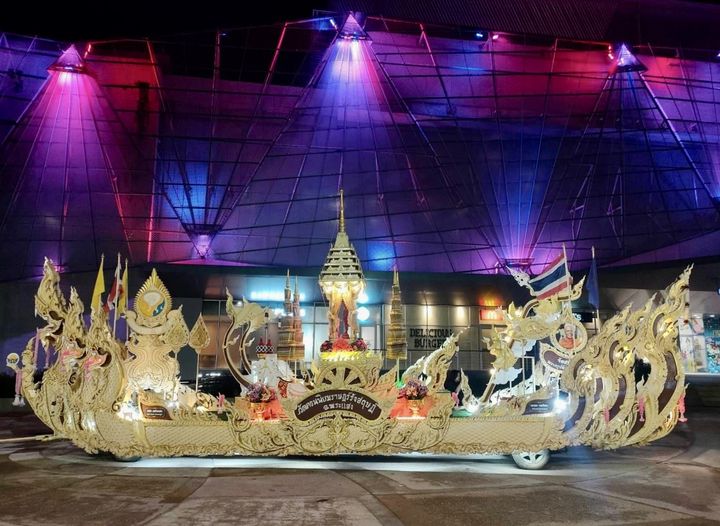 “เข้าพรรษาเที่ยวงานแห่เทียนอุบล ออกพรรษาเที่ยวงานชักพระสุราษ ... รูปภาพ 1