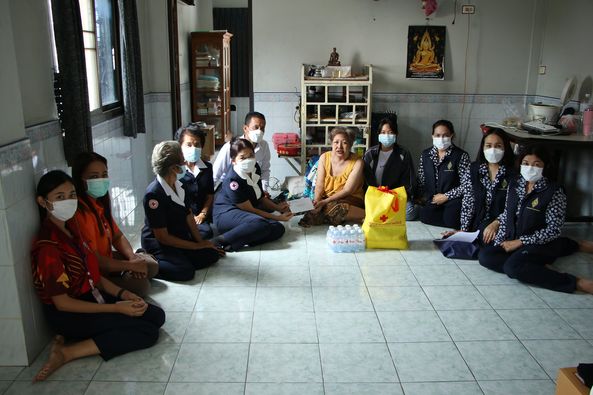 ทน.ร่วมลงพื้นที่กับเหล่ากาชาด Image 1