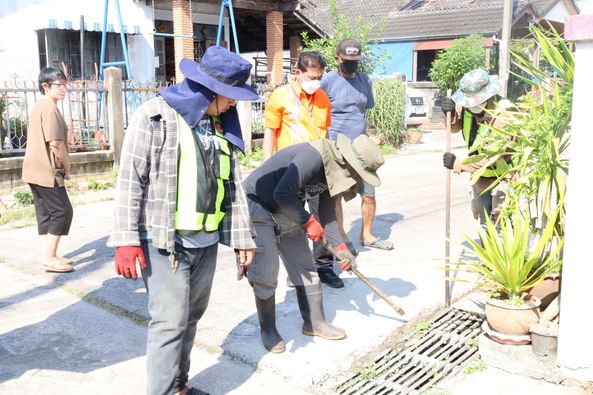 ดูดล้างท่อระบายน้ำบริเวณหมู่บ้านศรีธานี Image 1