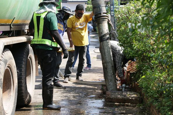 วันนี้ #ดูดล้างท่อระบายน้ำ หมู่บ้านศรีธานีต่อเนื่อง Image 1