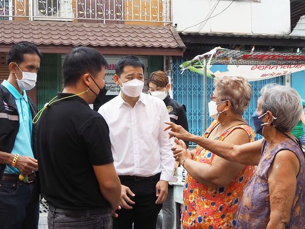 ทน.สฎ.สอบถามความคิดเห็นของพี่น้องประชาชนบริเวณถนนสายตลาดล่าง Image 1