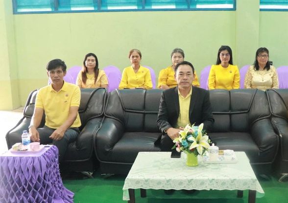 พิธีมอบทุนการศึกษา และการให้ความช่วยเหลือนักเรียน ณ โรงเรียน ... รูปภาพ 1