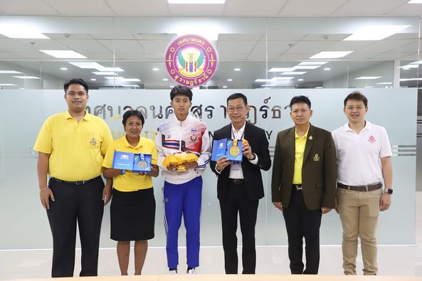 “เด็กสุราษฎร์” ผงาดเจ้าลมกรด 100 ม. ชาย กีฬาเยาวชนเอเชียระหว ... Image 1