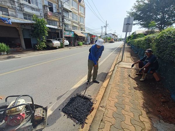 เทศบาลนครสุราษฎร์ธานี โดยสำนักช่าง ดำเนินงานด้านต่างๆ เพื่อค ... รูปภาพ 1