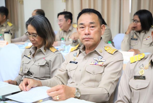 ประชุมหัวหน้าส่วนราชการและหน่วยงานที่เกี่ยวข้องในจังหวัดสุรา ... รูปภาพ 1
