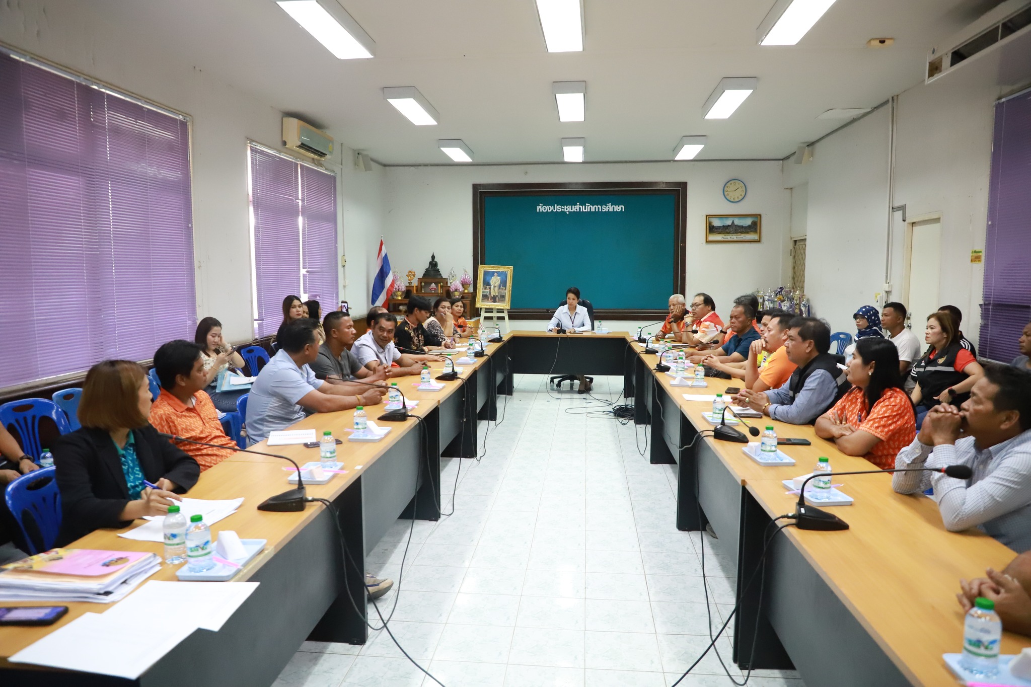 บรรยากาศจับสลากแบ่งสายการแข่งขันเรือยาวชิงถ้วยพระราชทานฯ เรื ... Image 1