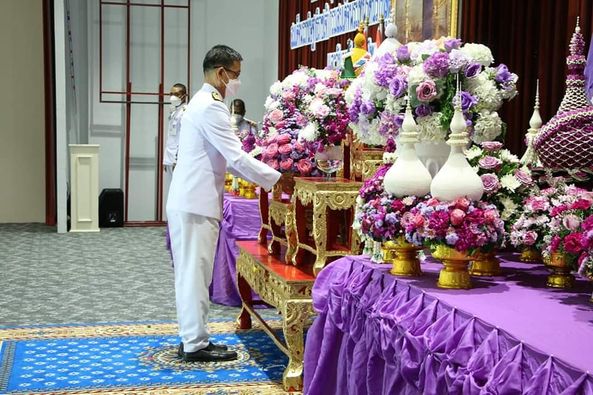 ร่วมพิธีวางพานพุ่ม เนื่องในวันคล้ายวันพระราชสมภพ สมเด็จพระกน ... Image 1