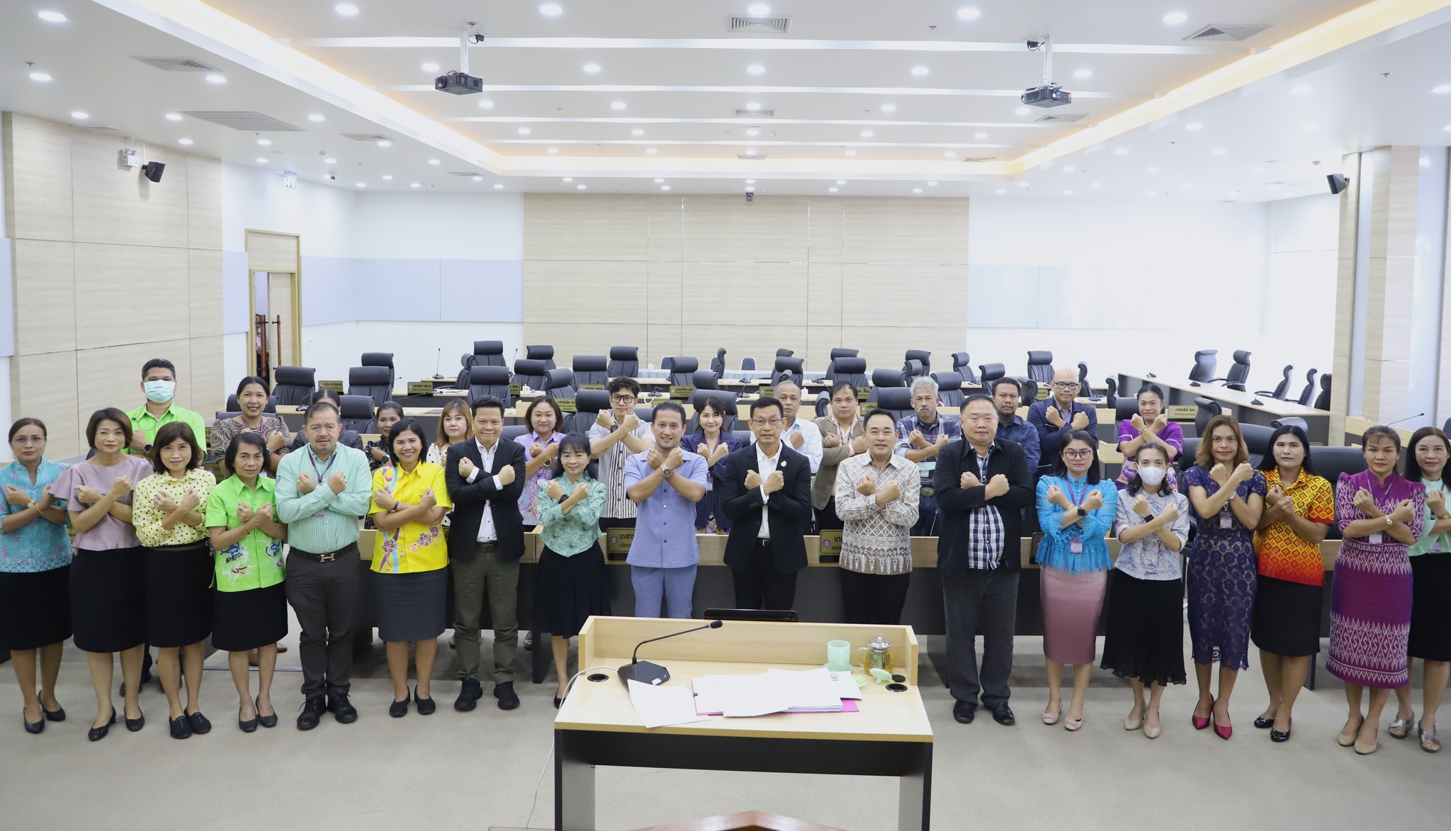 ประชุมคณะผู้บริหารและหัวหน้าส่วนราชการ ครั้งที่ 12/2566 Image 1