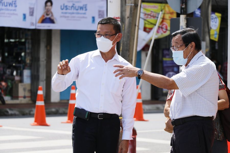 ทาสีเส้นสัญลักษณ์ทางเดินรถและติดตามการใช้เส้นทางเดินรถวงเวีย ... Image 1