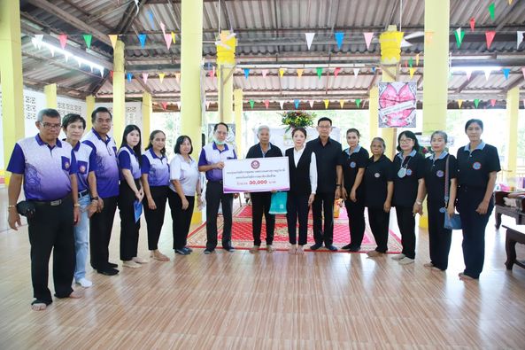 นายกแป๊ะ ร่วมมอบเงิน 30,000 บาท แก่สมาชิกกองทุนสวัสดิการชุมช ... รูปภาพ 1