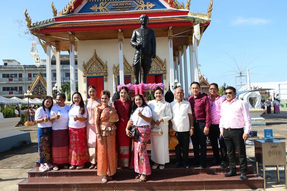 เทศบาลฯ ร่วมพิธีทอดกฐินสามัคคี ณ วัดกลางเก่า รูปภาพ 1