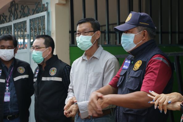 บรรยากาศการตรวจคัดกรอง โควิด-19 เชิงรุก ณ หมู่บ้านมนัญญา รูปภาพ 1