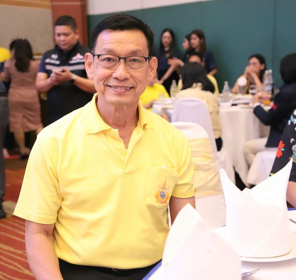 นายกเทศมนตรีนครสุราษฎร์ธานี ร่วมแสดงมุทิตาจิตผู้ว่าราชการจัง ... Image 1