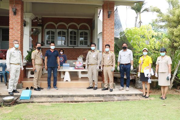 มอบถุงยังชีพบรรเทาความเดือดร้อนให้กับผู้กักตัว ๑๔ วัน Image 1