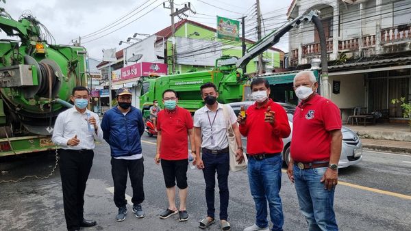 นายกแป๊ะลงพื้นที่ แก้ไขทุกปัญหาการระบายน้ำ ป้องกันปัญหาน้ำท่ ... Image 1