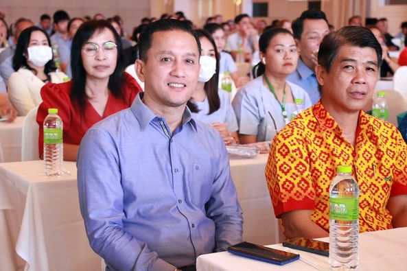 พิธีเปิดโครงการพัฒนาศักยภาพอาสาสมัครสาธารณสุขประจำหมู่บ้านสู ... Image 1