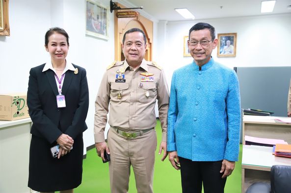 นายกเทศมนตรีฯ เข้าพบพ่อเมืองสุราษฎร์ หารือการจัดงานประเพณีชั ... รูปภาพ 1