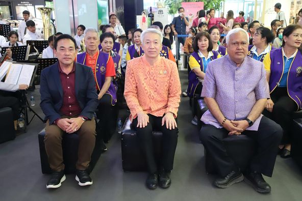 เทศบาลฯ ร่วมฉลองครบรอบ 11 ปี โรบินสันสุราษฎร์ธานี รูปภาพ 1