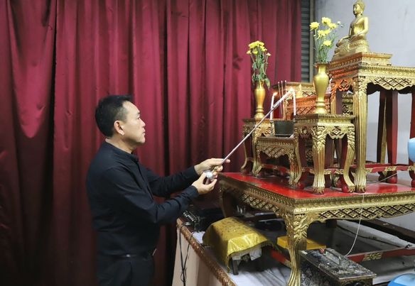 ค่ำวันนี้ (2 เม.ย. 67) เทศบาลนครสุราษฎร์ธานี ร่วมพิธีสวดพระอ ... รูปภาพ 1