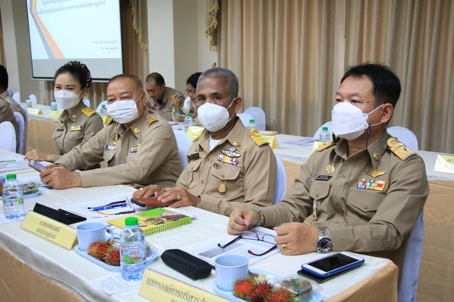 ประชุมหัวหน้าส่วนราชการประจำจังหวัดสุราษฎร์ธานี ประจำเดือนมิ ... Image 1