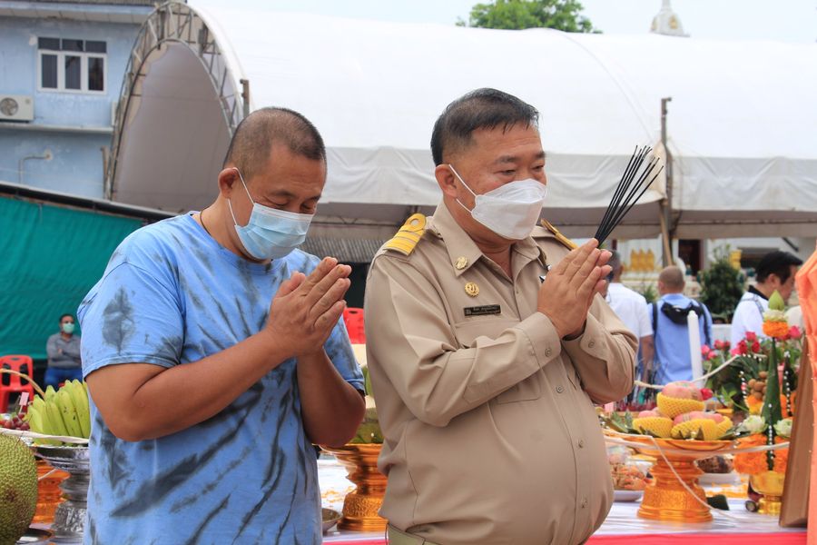 พิธีบวงสรวงเสด็จพ่อ ร.๕ พระบาทสมเด็จพระจุลจอมเกล้าเจ้าอยู่หั ... Image 1