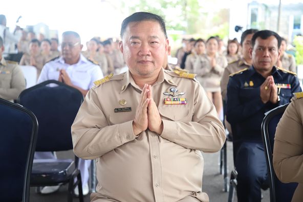 เทศบาลนครสุราษฎร์ธานี ร่วมวางพวงมาลาและถวายสักการะเนื่องใน “ ... Image 1