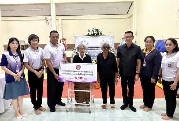 กองทุนสวัสดิการชุมชนเทศบาลนครสุราษฎร์ธานี มอบเงิน 15,000 บาท ... รูปภาพ 1