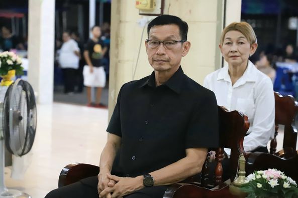 เทศบาลนครสุราษฎร์ธานีร่วมมอบเงิน 15,000 บาท แก่สมาชิกกองทุนส ... รูปภาพ 1