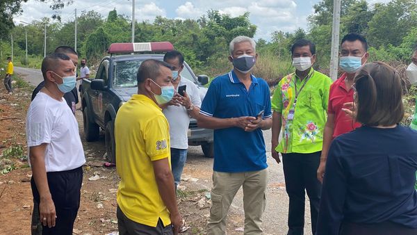 ทน.สฎ. ร่วมพัฒนาตัดต้นไม้ทำความสะอาดบริเวณซอยขุนทะเล ๒๕ Image 1