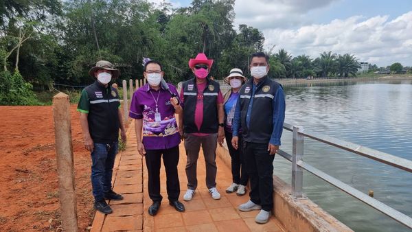 พัฒนาทางเดินบริเวณริมคลองสะพาน รพช. Image 1