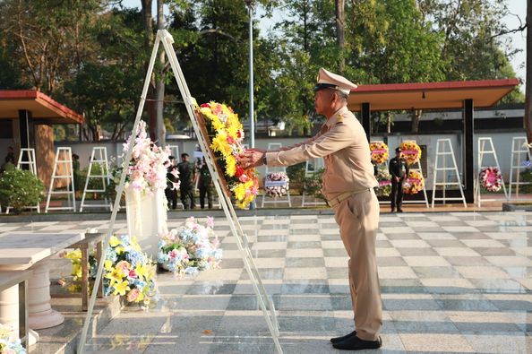 เทศบาลนครสุราษฎร์ธานี ร่วมพิธีวางพวงมาลา “วันวิภาวดี” Image 1