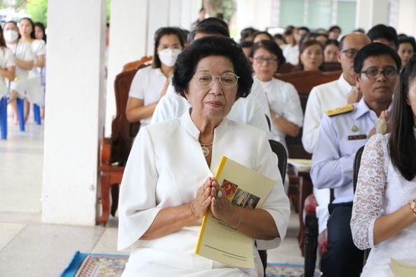 พิธีเจริญพระพุทธมนต์เฉลิมพระเกียรติ พระบาทสมเด็จพระเจ้าอยู่ห ... รูปภาพ 1