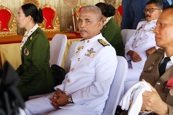 เทศบาลนครสุราษฎร์ธานี ร่วมพิธีกระทำสัตย์ปฏิญาณตนต่อธงชัยเฉลิ ... Image 1