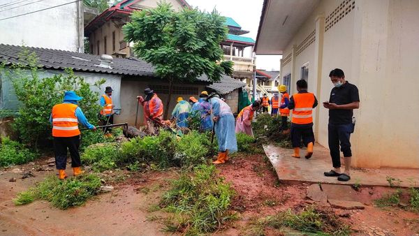 เทศบาลนครสุราษฎร์ธานี ร่วมพัฒนาทำความสะอาดหลังวัดไทร รูปภาพ 1