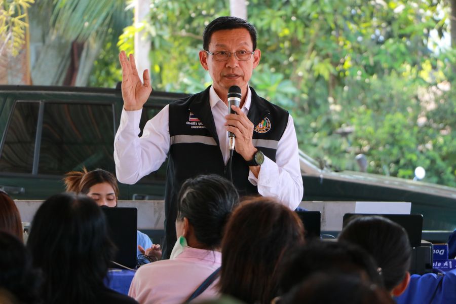 ลงพื้นที่พบปะพี่น้องประชาชน ขับเคลื่อนกองทุนสวัสดิการชุมชนเท ... Image 1