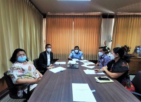 หารือ สสจ.สฎ. การถ่ายโอน รพ.สต.บางกุ้ง เตรียมพร้อมสร้างโรงพย ... Image 1