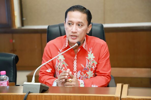 ประชุมคณะกรรมการตัดสิน และผู้สมัครเข้าร่วมการประกวดพุ่มผ้าป่ ... รูปภาพ 1