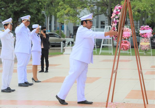 พิธีวางพวงมาลาเนื่องในวันปิยมหาราช 23 ตุลาคม 2566 เพื่อน้อมร ... รูปภาพ 1