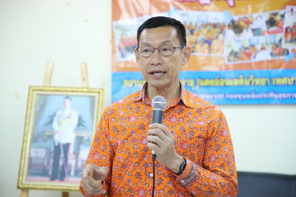 นายกเทศมนตรีฯ พบปะชมรมผู้สูงอายุชุมชนราษฎร์อุทิศ และผู้สูงอา ... Image 1