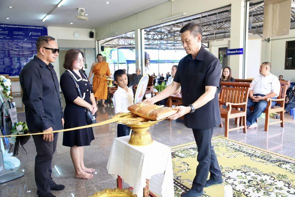 วันนี้ (11 ส.ค. 67) นายประเสริฐ บุญประสพ นายกเทศมนตรีนครสุรา ... รูปภาพ 1